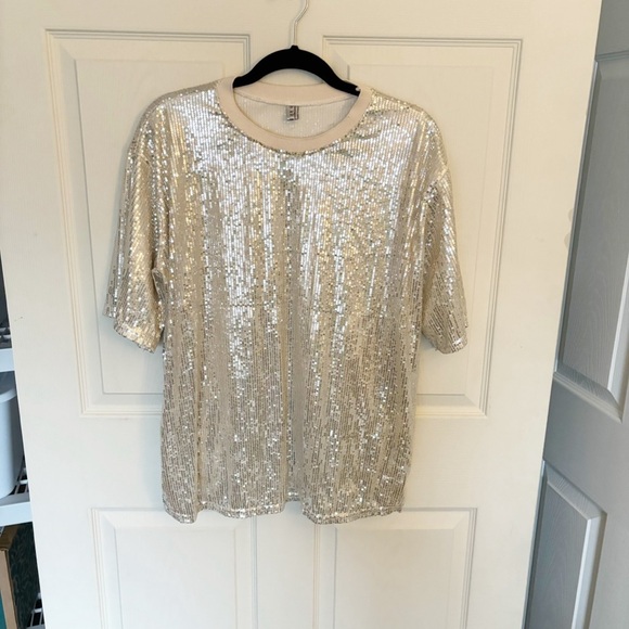 Amazon Cream Sequin Tee Size Small